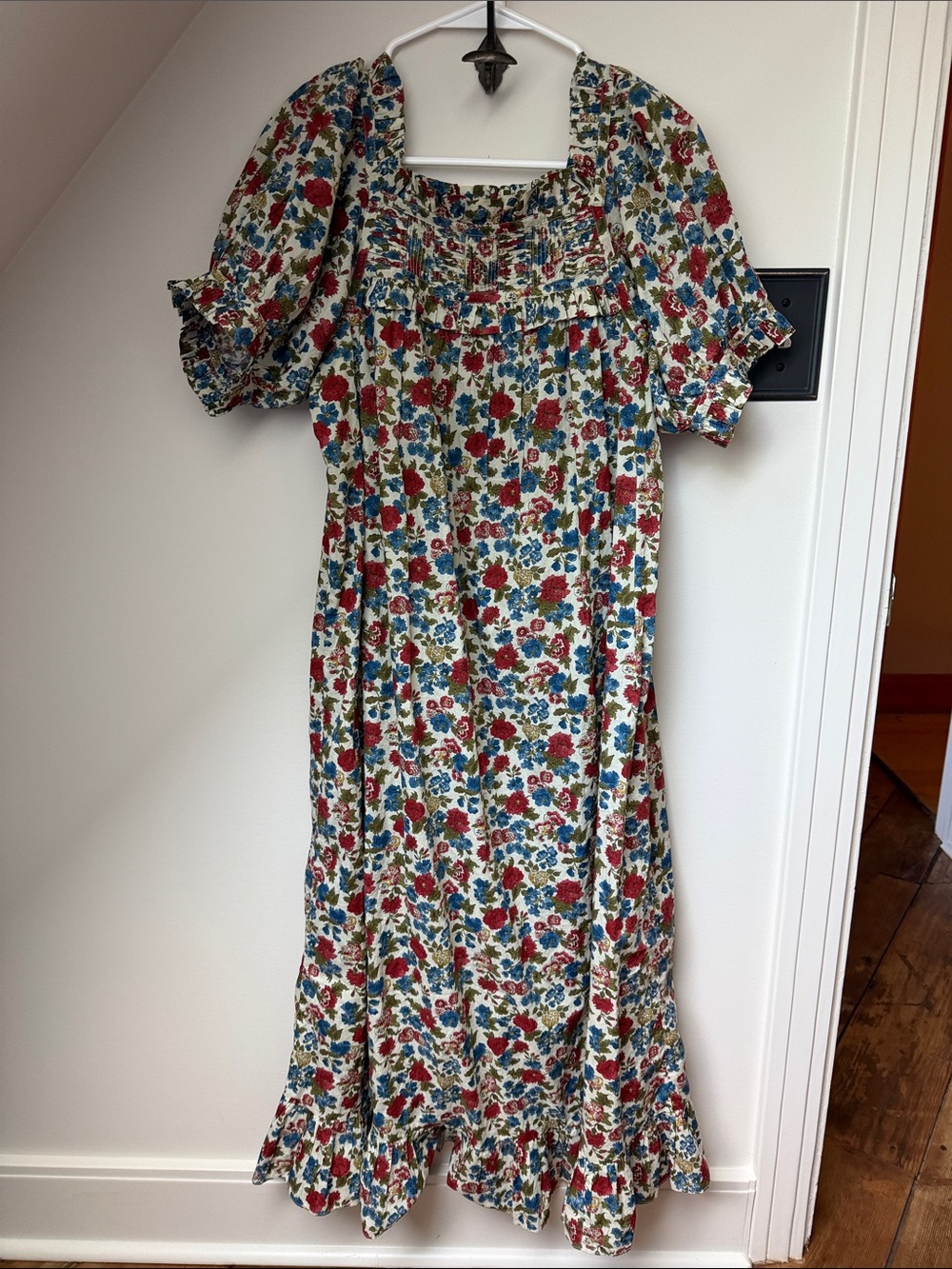 Doen x Liberty Floral Puff-Sleeve Midi Dress in Cream with Red & Blue Flowers